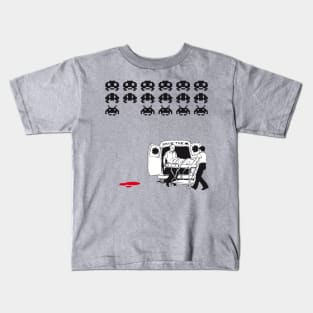 Save the invaders Kids T-Shirt